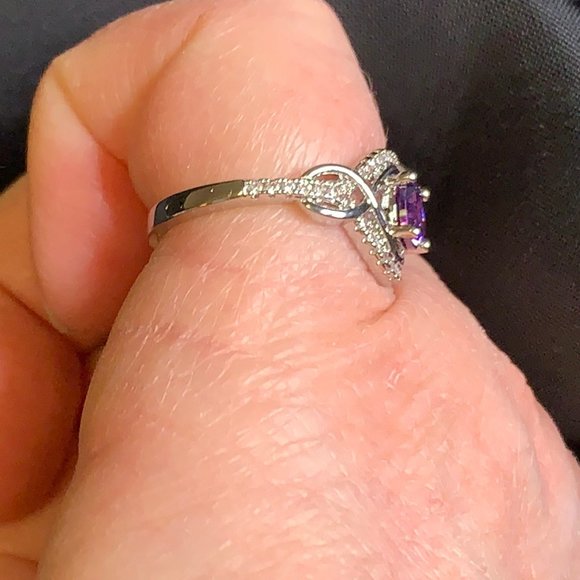 Delicate Silver Tone Ring with Purple Amethyst Colored Stone Size 7 1/2 - Picture 9 of 11
